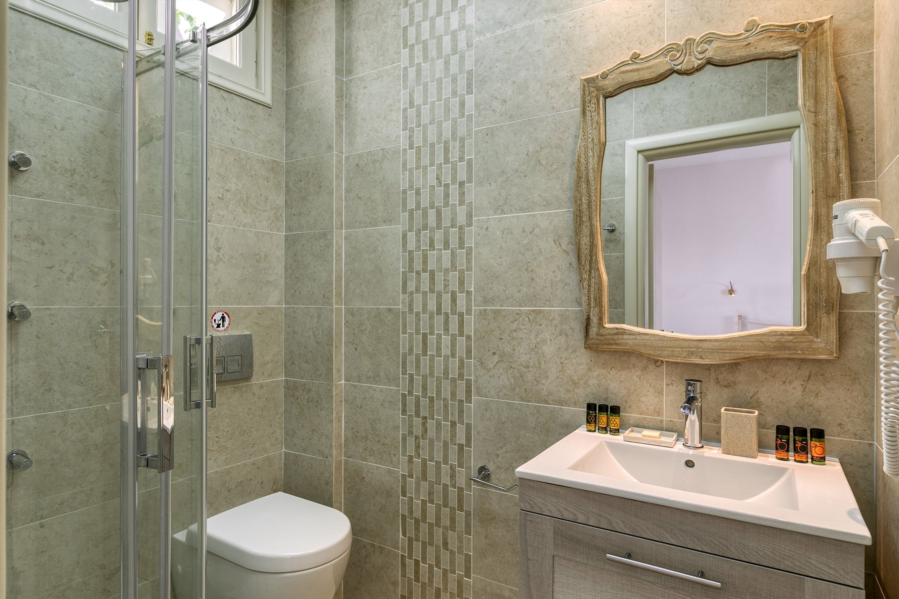 ostria_inn_superior_sea_view_room_5